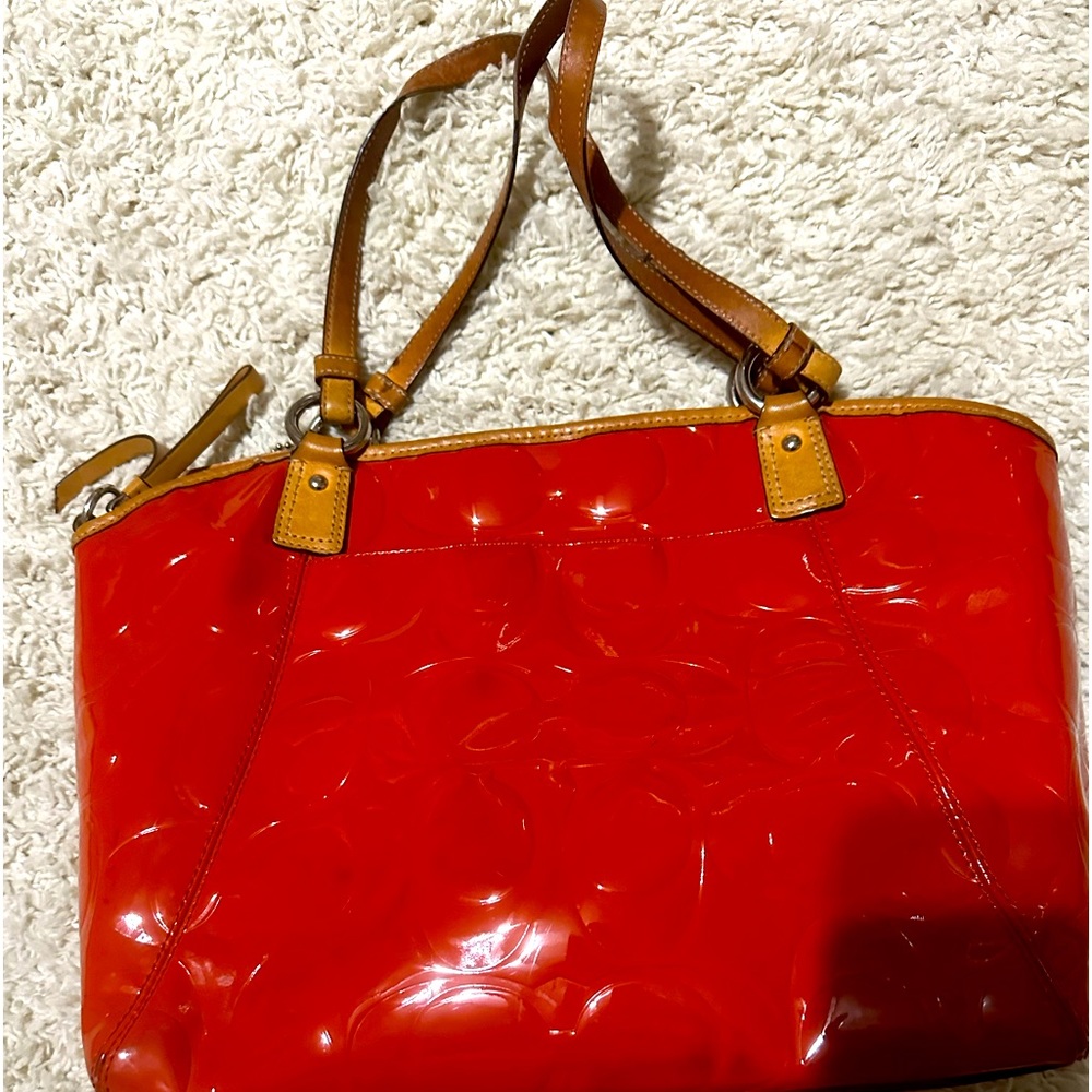 Coach med size purse !!